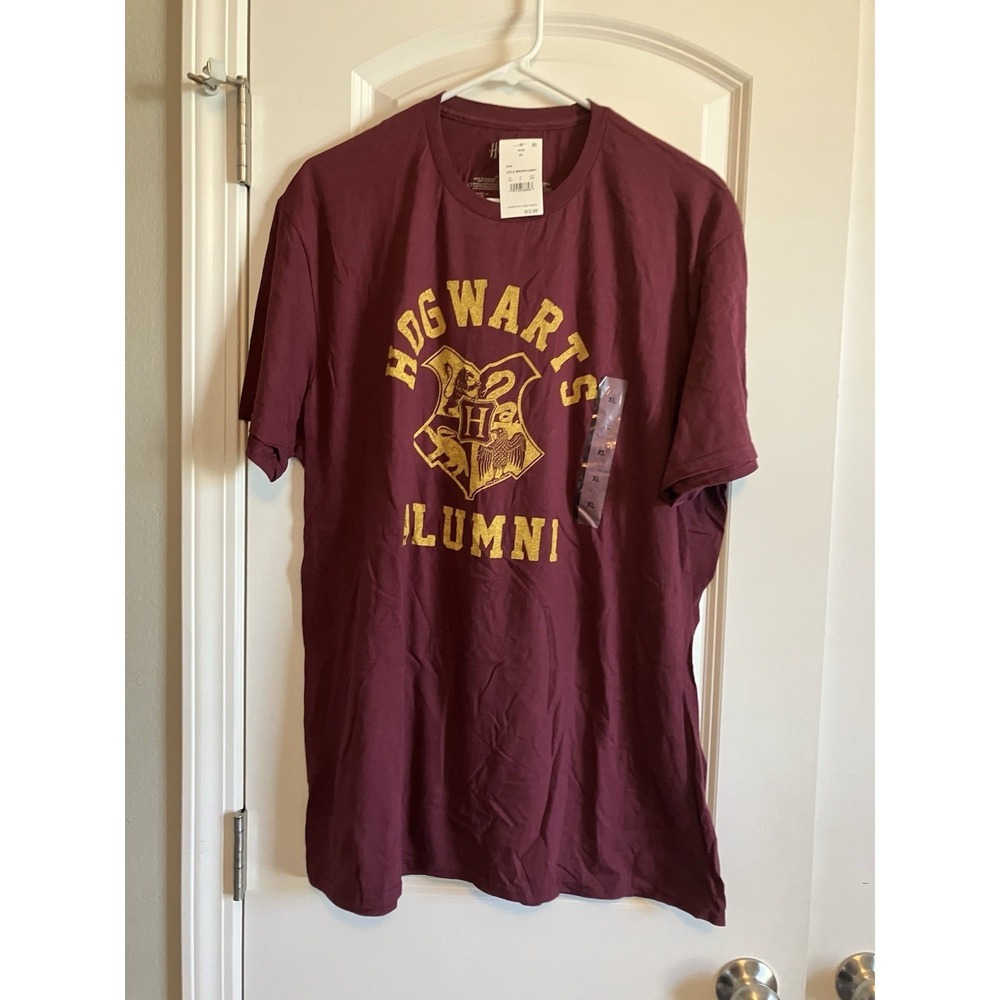 Harry Potter T-Shirt Mens XL Maroon New Hogwarts Alumni Graphic Tee C728